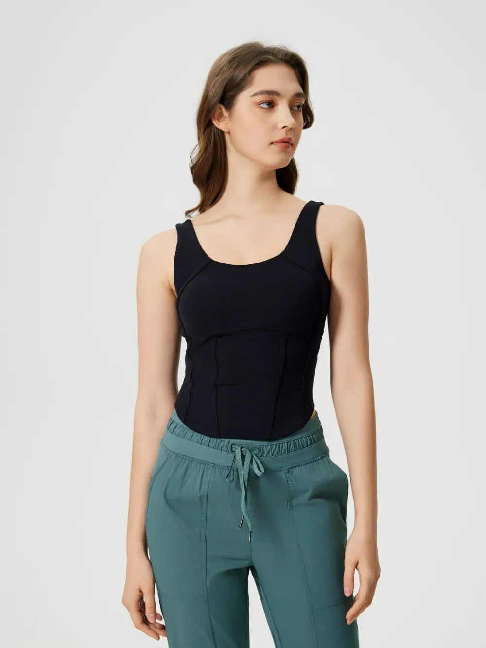 Short slim fit and slimming sports vest for women with chest cushion beautiful back sleeveless fitness yoga suit